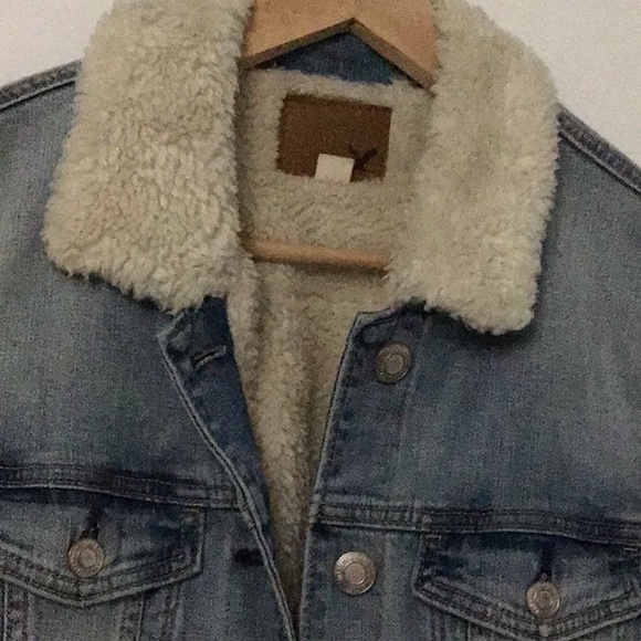 Jeans jacket with fur - Picture 2 of 3